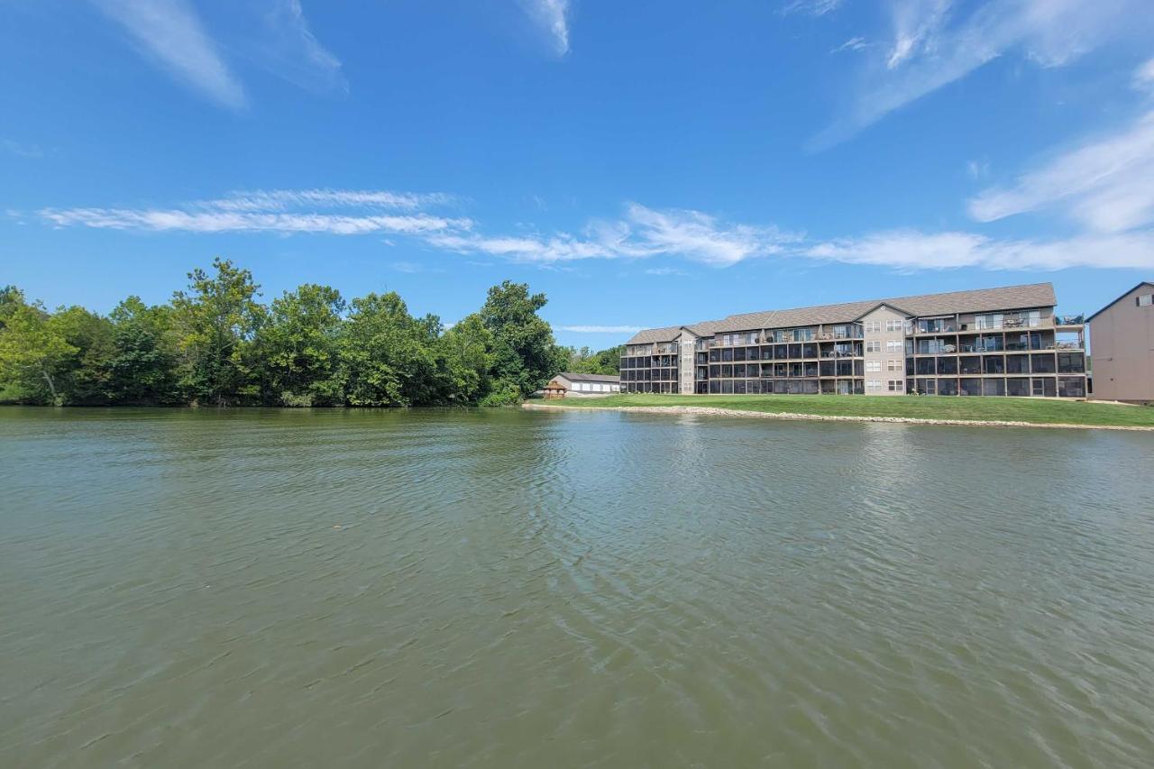 Step-Free Camdenton Condo With Boat Ramp, Dock, Slip Екстериор снимка