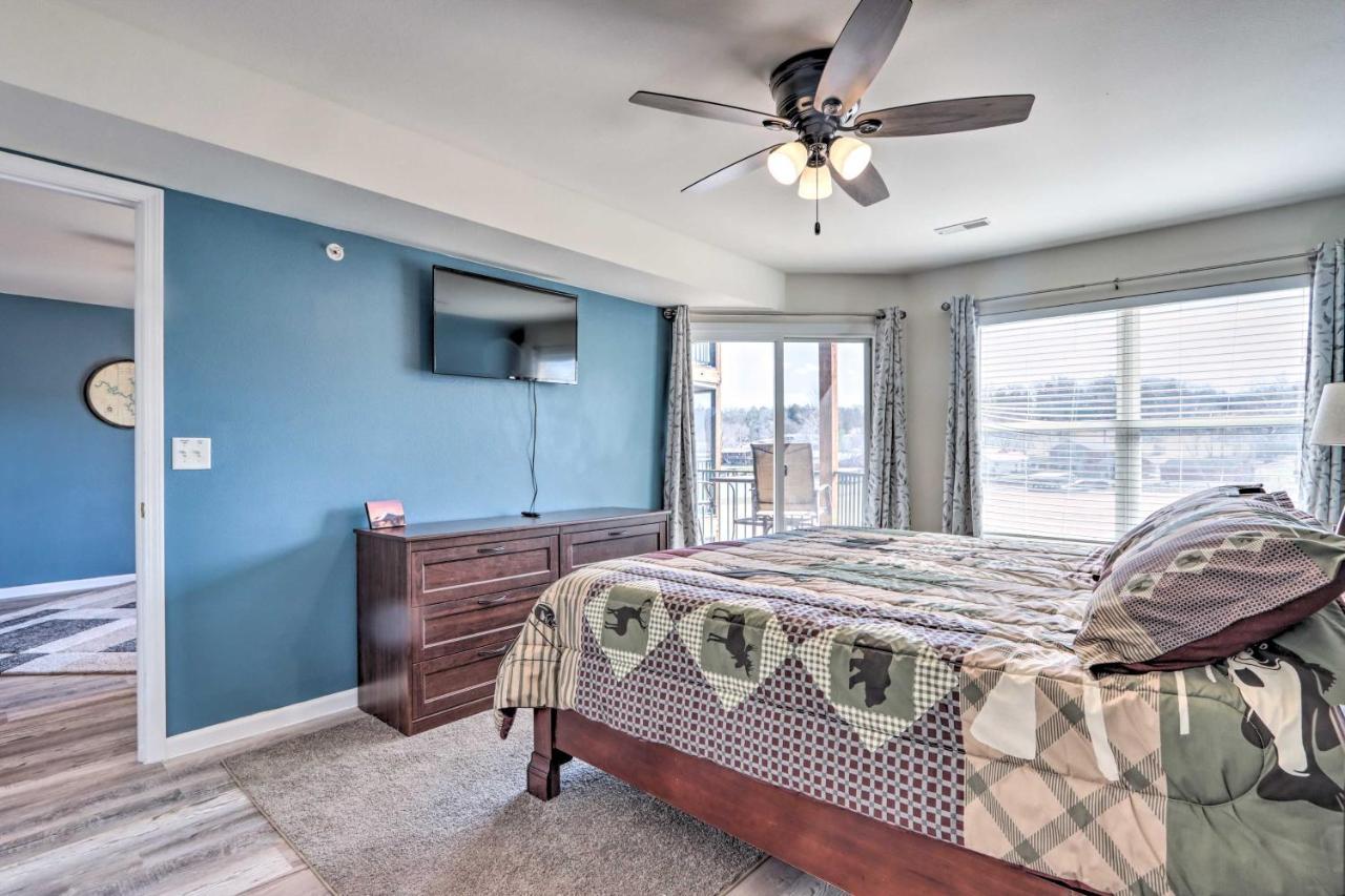 Step-Free Camdenton Condo With Boat Ramp, Dock, Slip Екстериор снимка