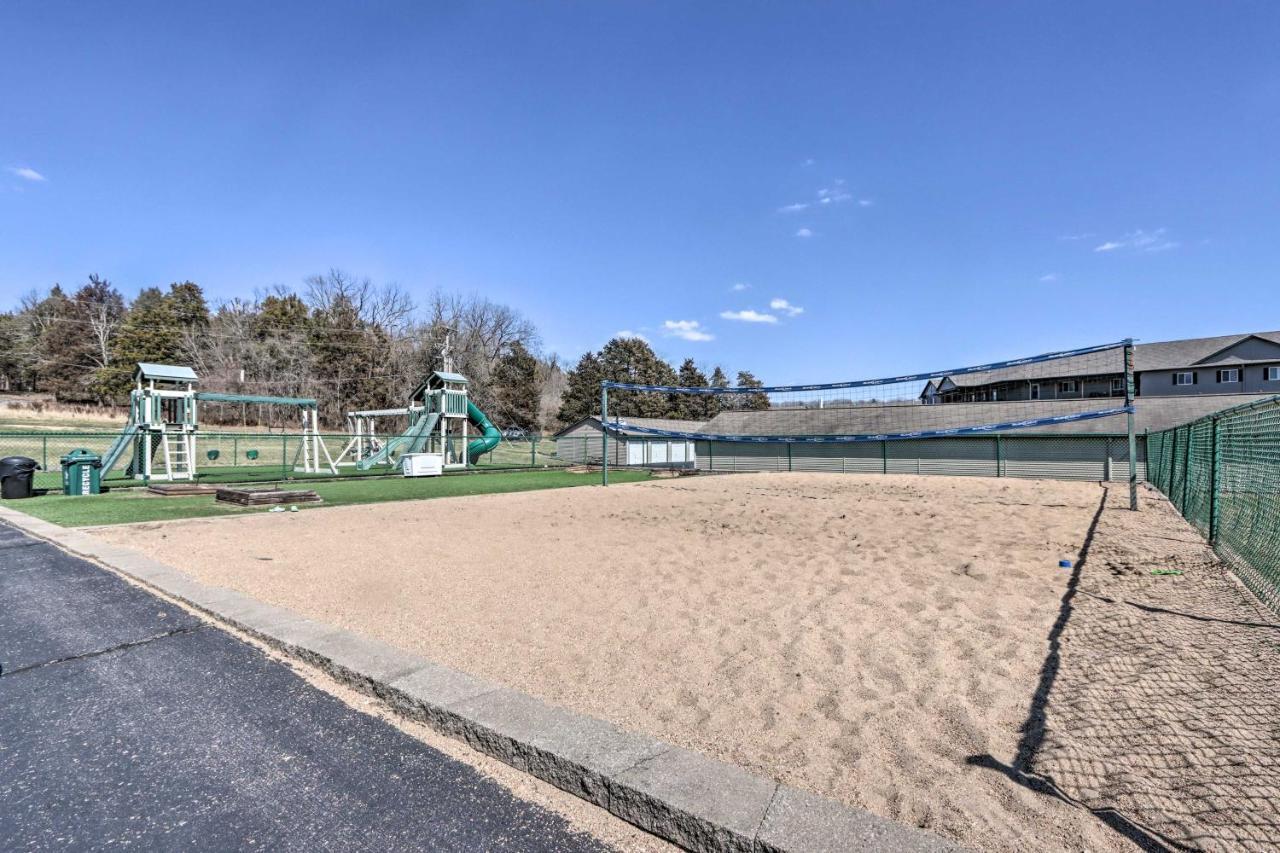 Step-Free Camdenton Condo With Boat Ramp, Dock, Slip Екстериор снимка